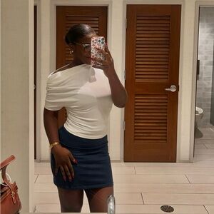 Meet your Posher, Favoursays